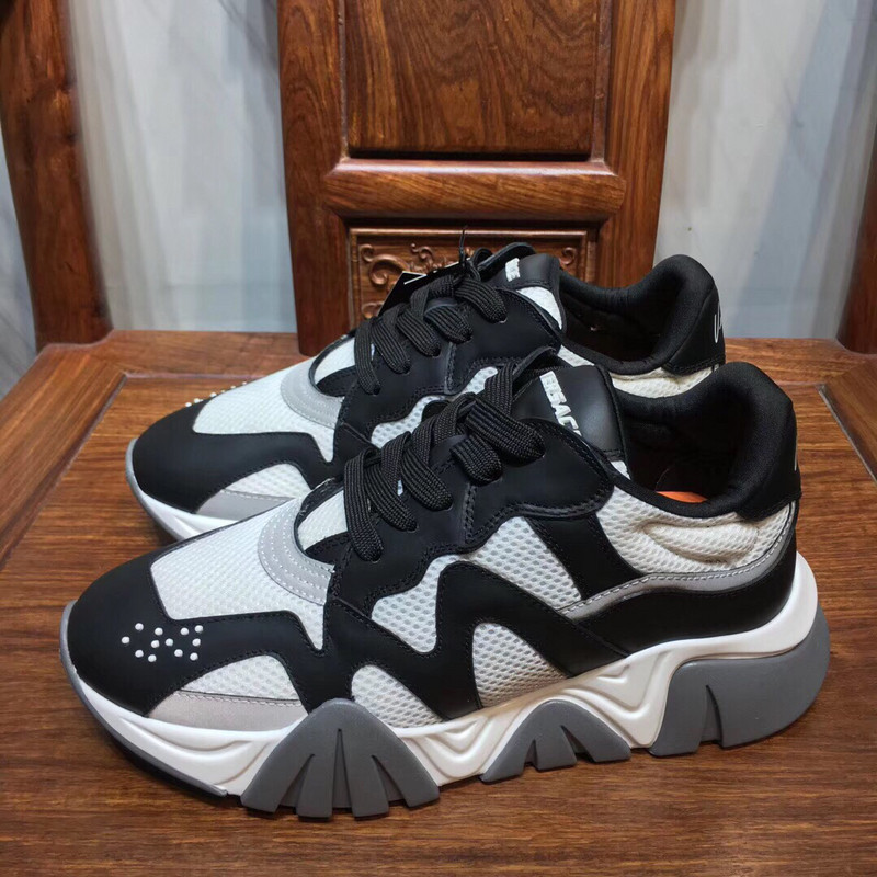 vs sneakers