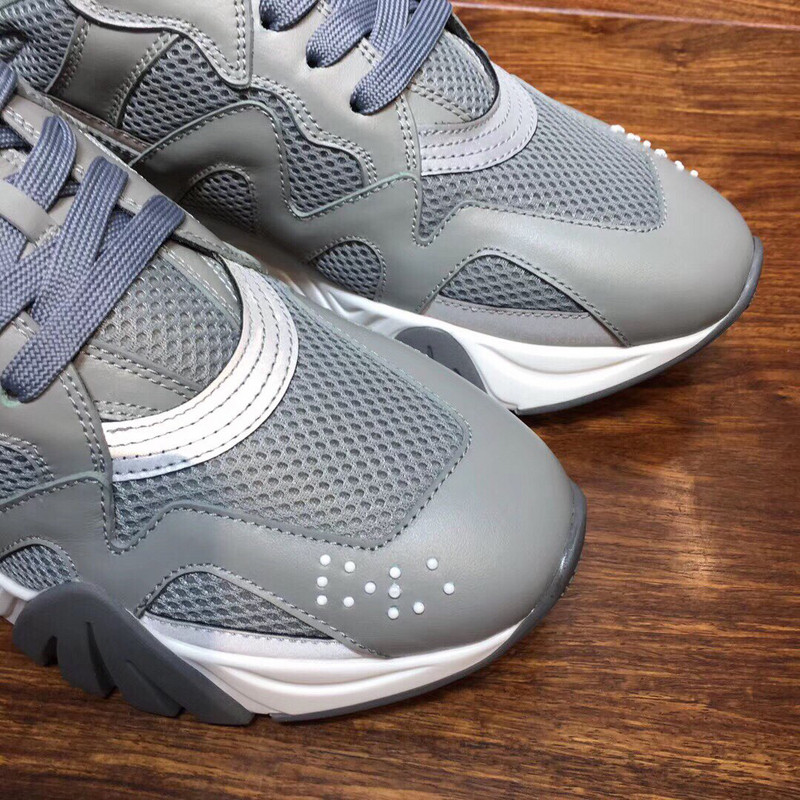 vs chain reaction sneakers