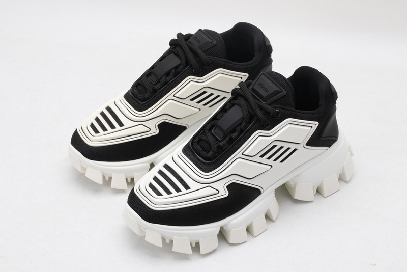 pr sneaker