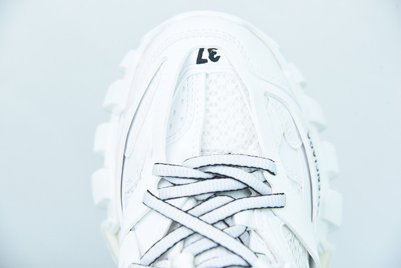 bc track sneaker