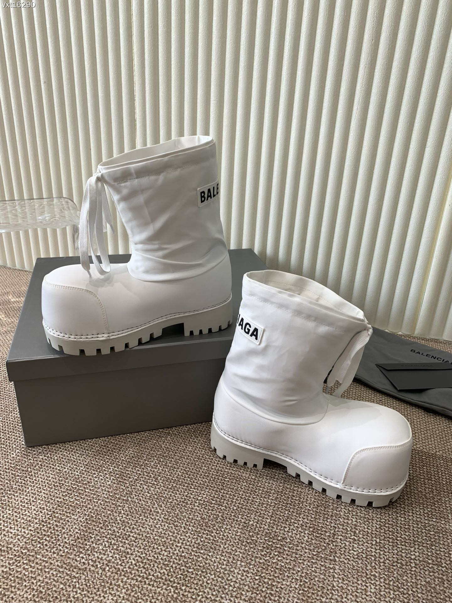 BC BOOTS