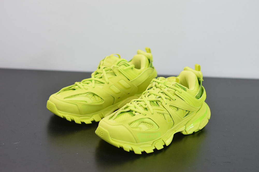 bc track sneaker