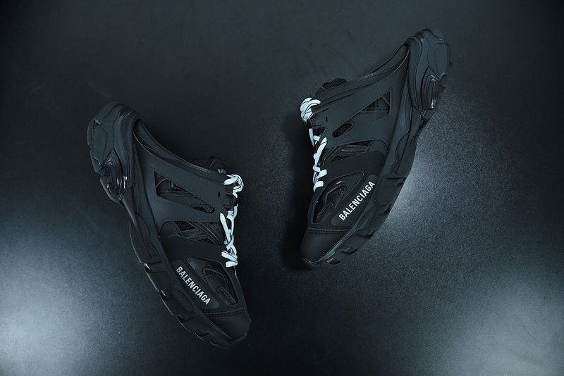 bc track sneaker