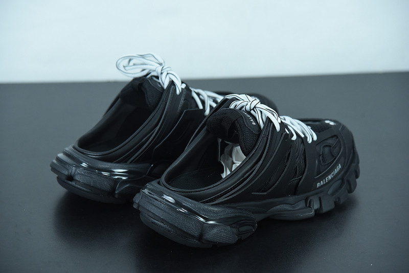 bc track sneaker