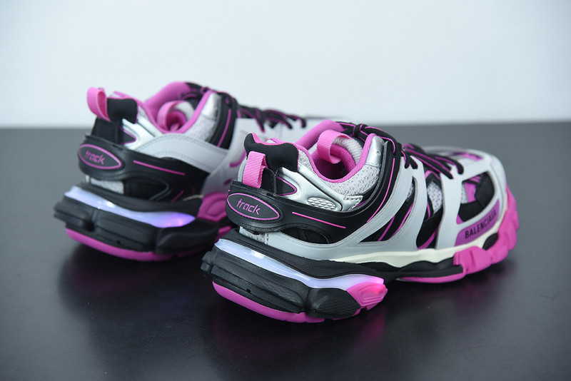 bc track sneaker