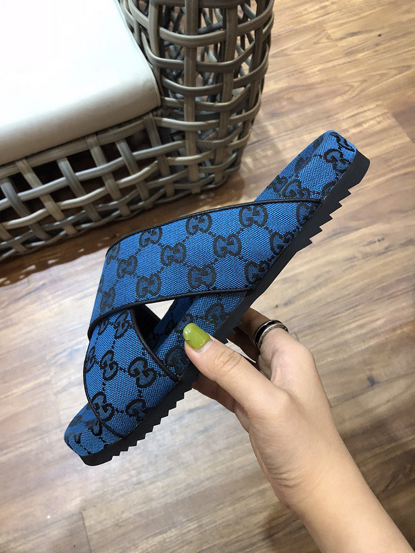 g*u*i sandals