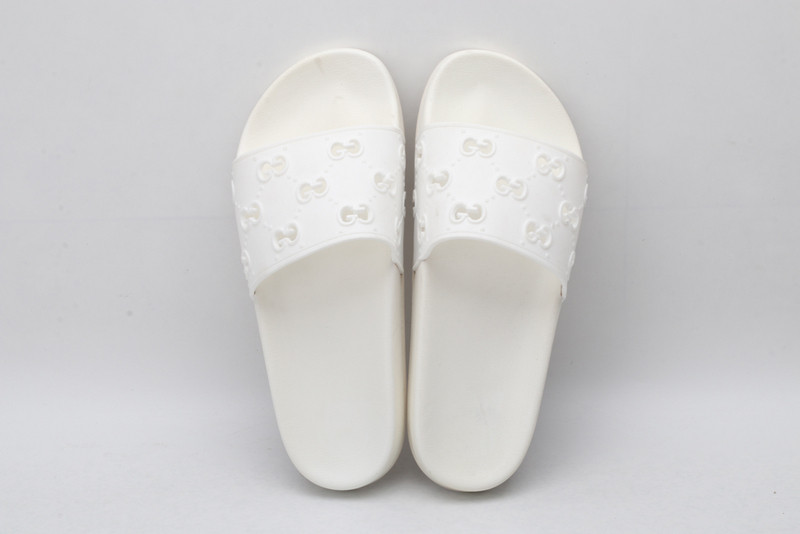 g*u*i sandals