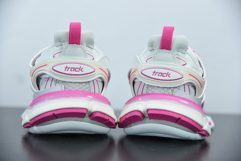 bc track sneaker