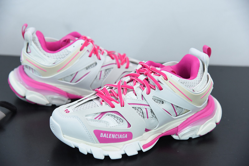 bc track sneaker