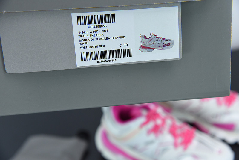bc track sneaker