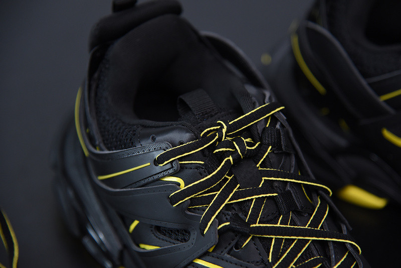 bc track sneaker