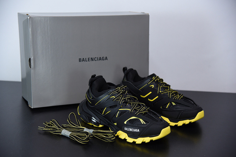 bc track sneaker