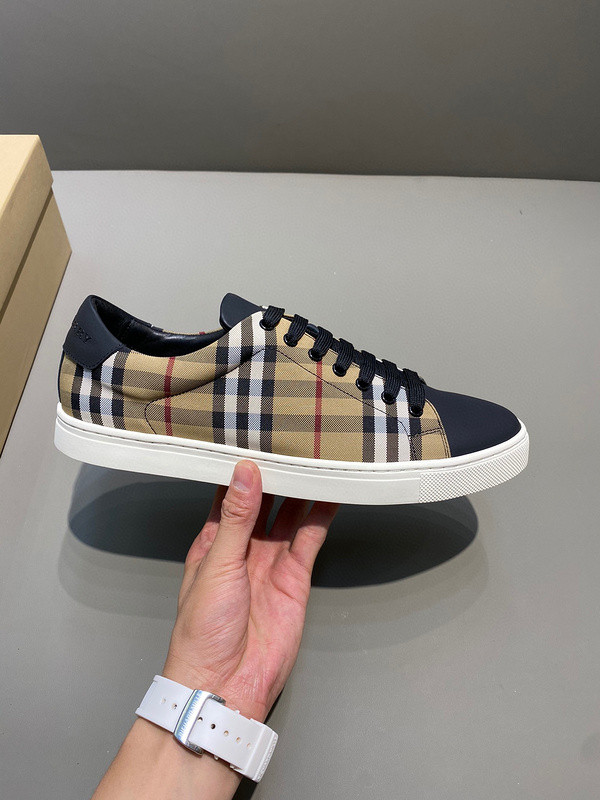 B**rry sneaker