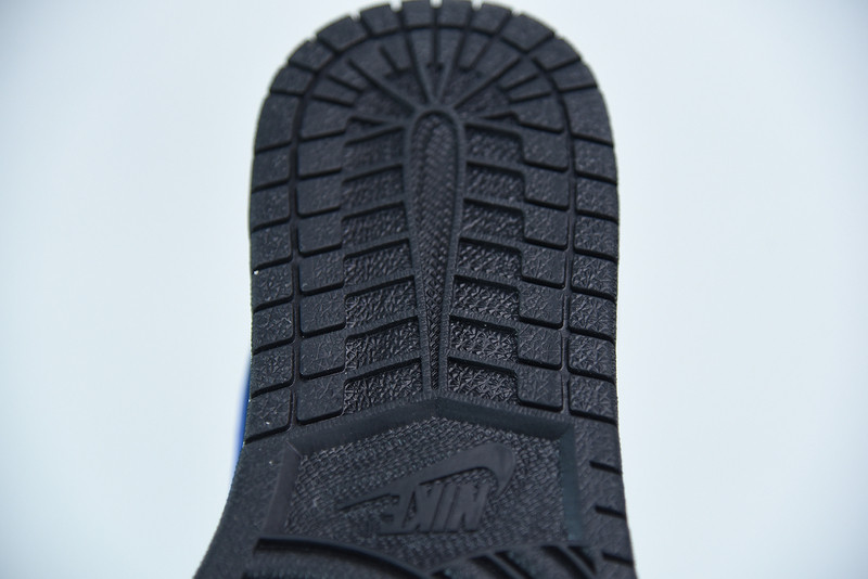 air jordan 1 mid “hyper royal” 554724-077
