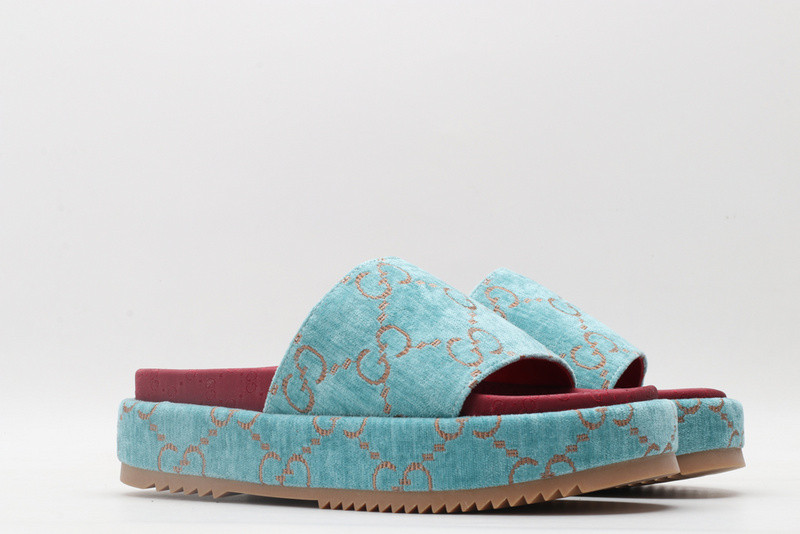 g*u*i sandals