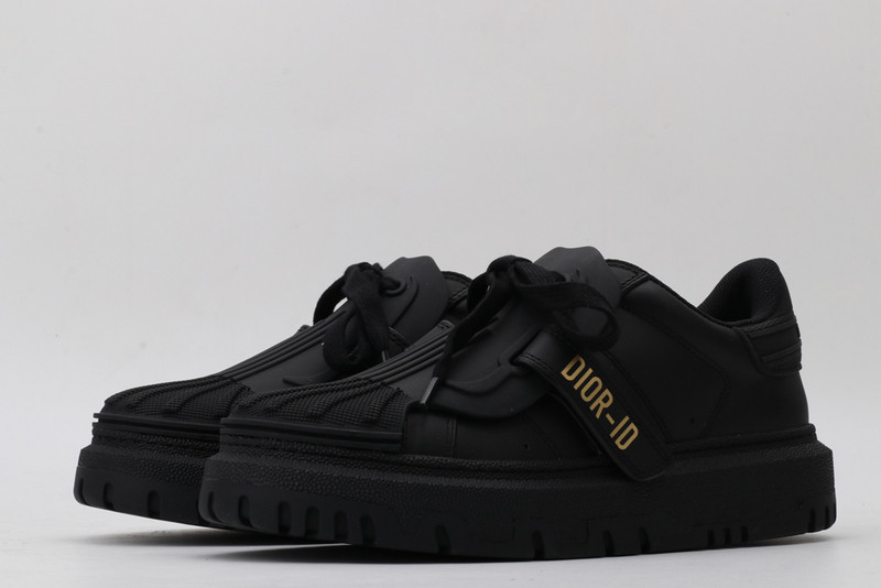 dio* sneaker
