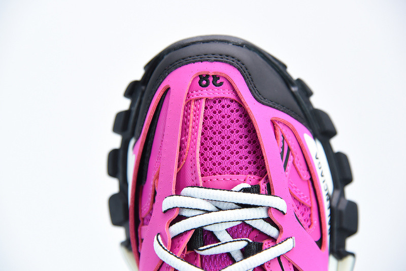 bc track sneaker