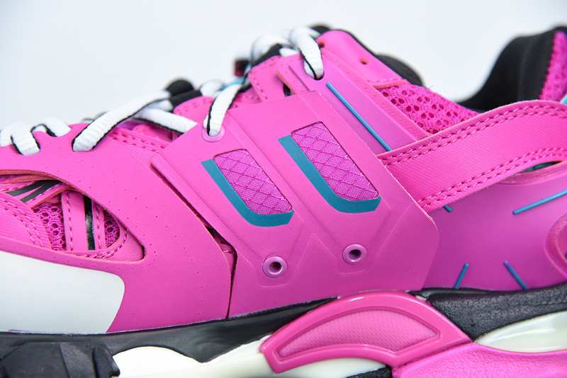 bc track sneaker