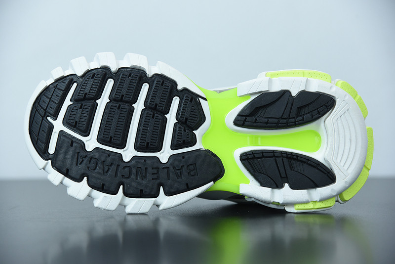 bc track sneaker