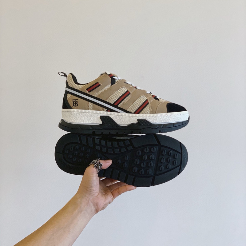 B**rry sneaker