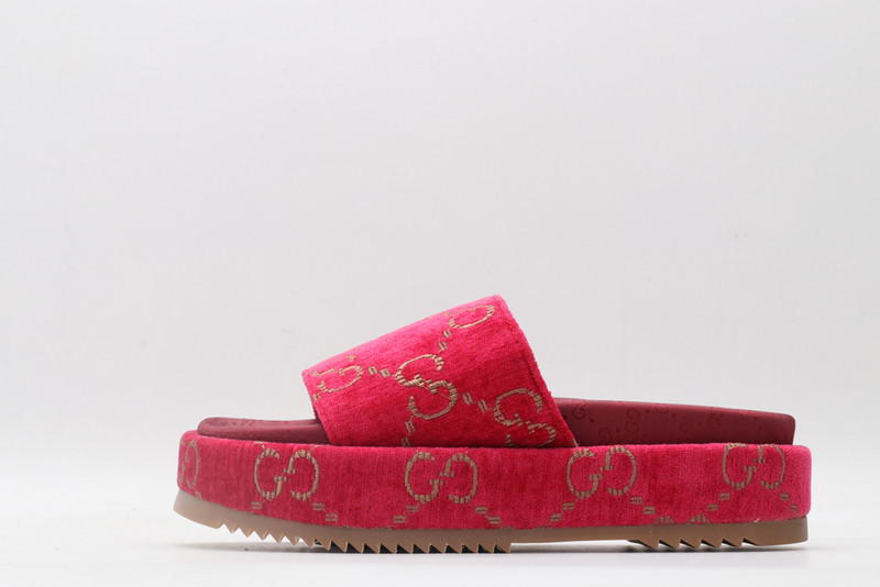 g*u*i sandals