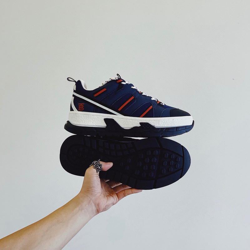 B**rry sneaker