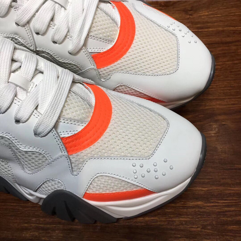 vs chain reaction sneakers