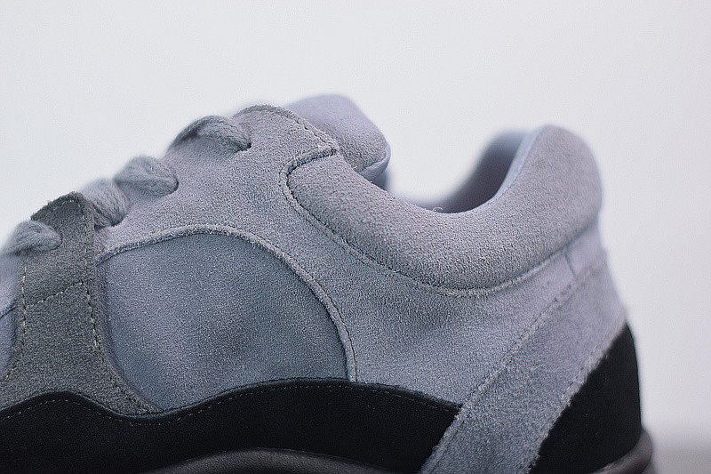 Ch*el sneaker