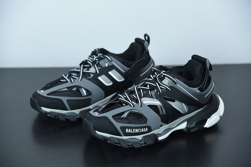 bc track sneaker