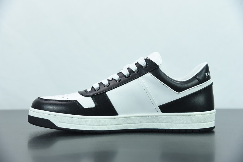 pr sneaker