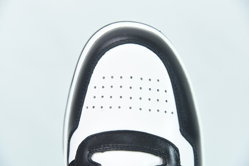 pr sneaker