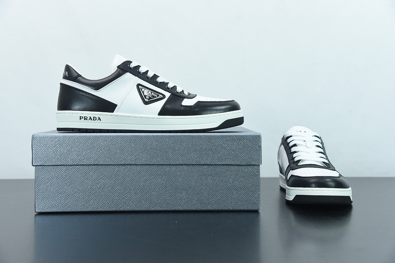 pr sneaker