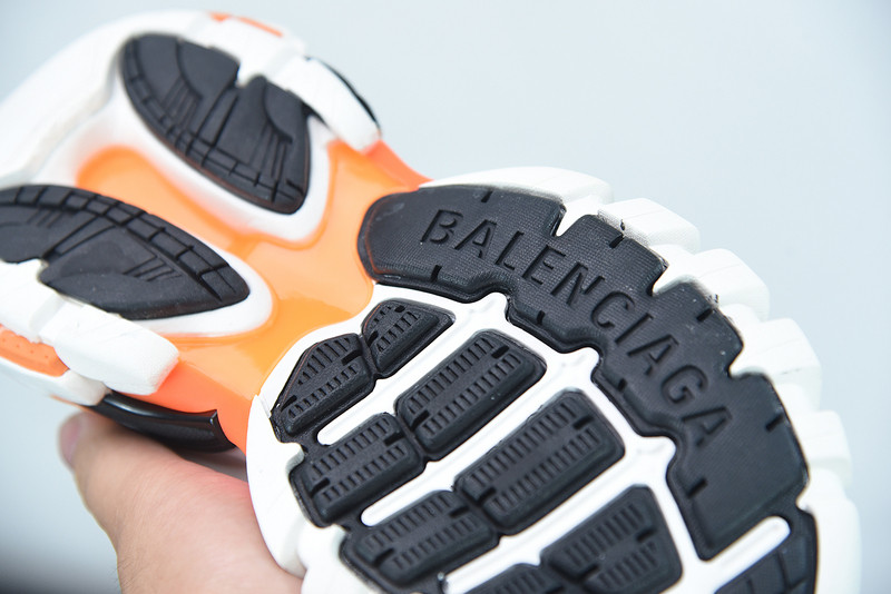 bc track sneaker
