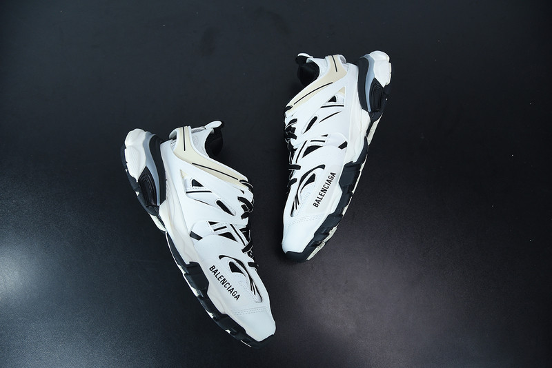 bc track sneaker