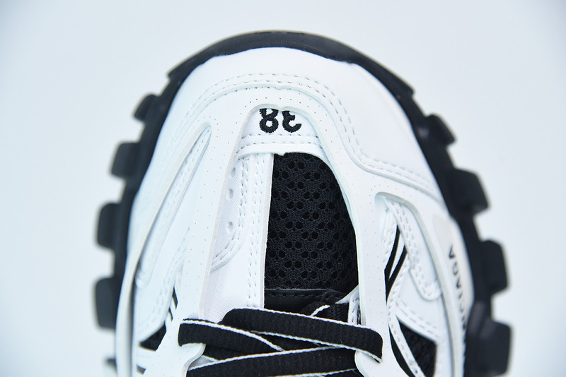 bc track sneaker