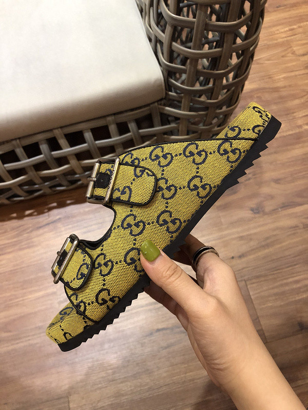 g*u*i sandals