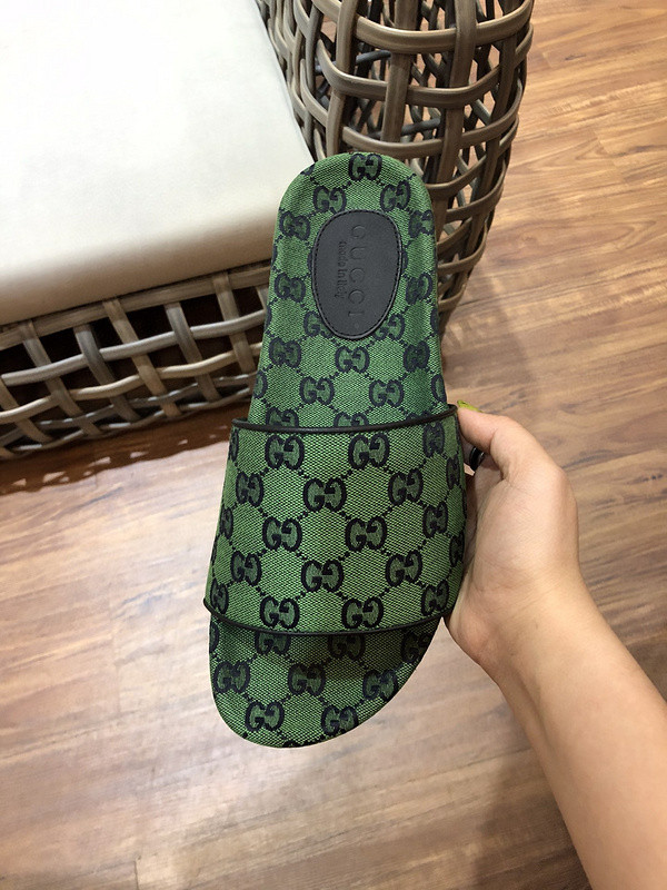 g*u*i sandals