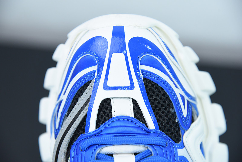 bc track sneaker