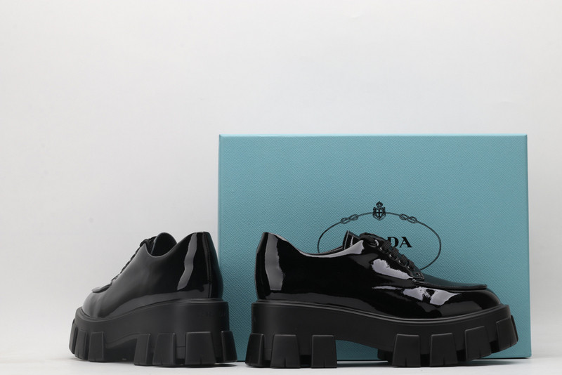 pr sneaker
