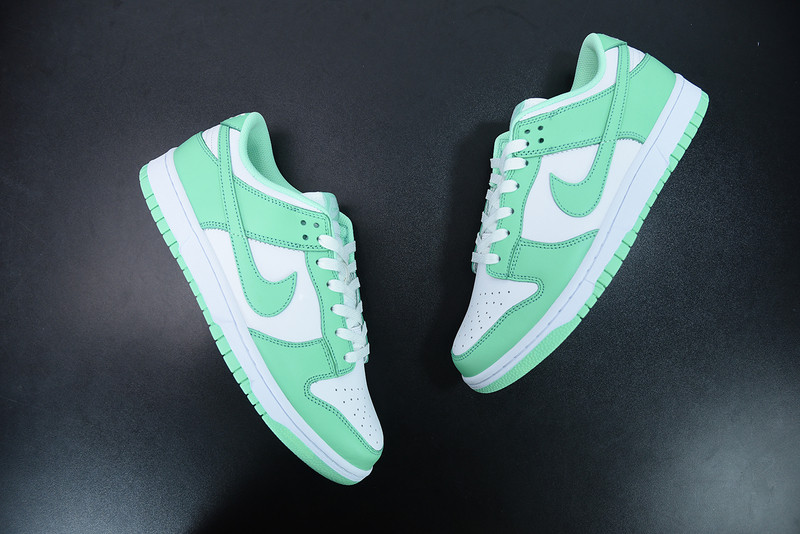 nike sb dunk low green glow dd1503-105