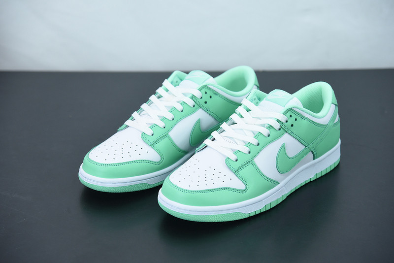 nike sb dunk low green glow dd1503-105