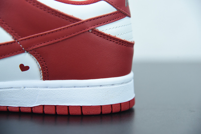 nike sb dunk low x bear x valentine dd1391-002