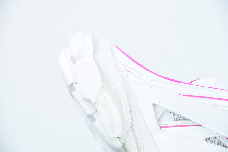 bc track sneaker