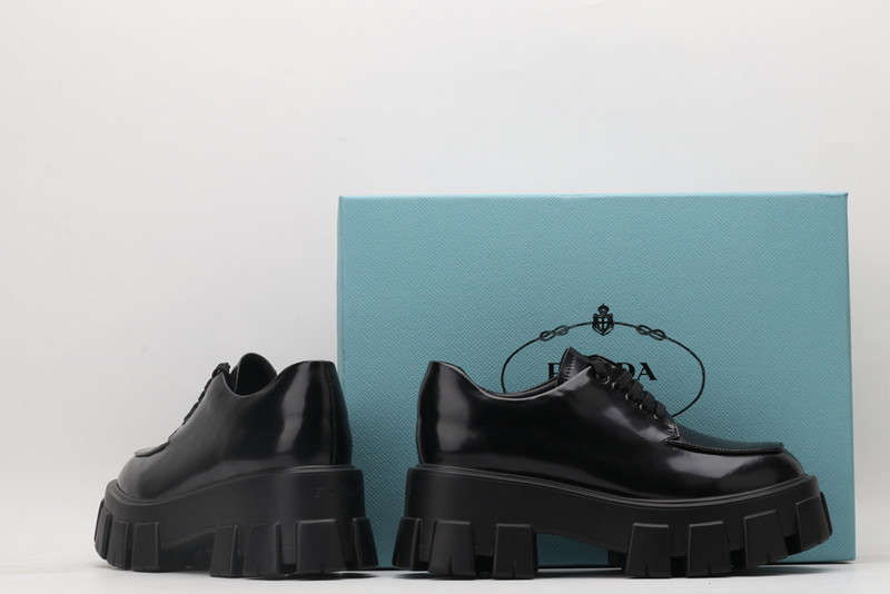 pr sneaker