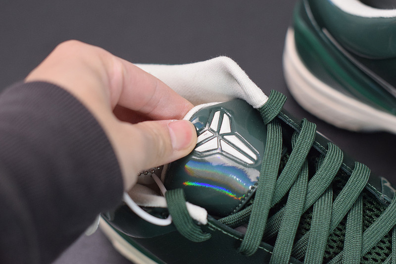 nike kobe 4 protro undefeated milwaukee bucks cq3869-301