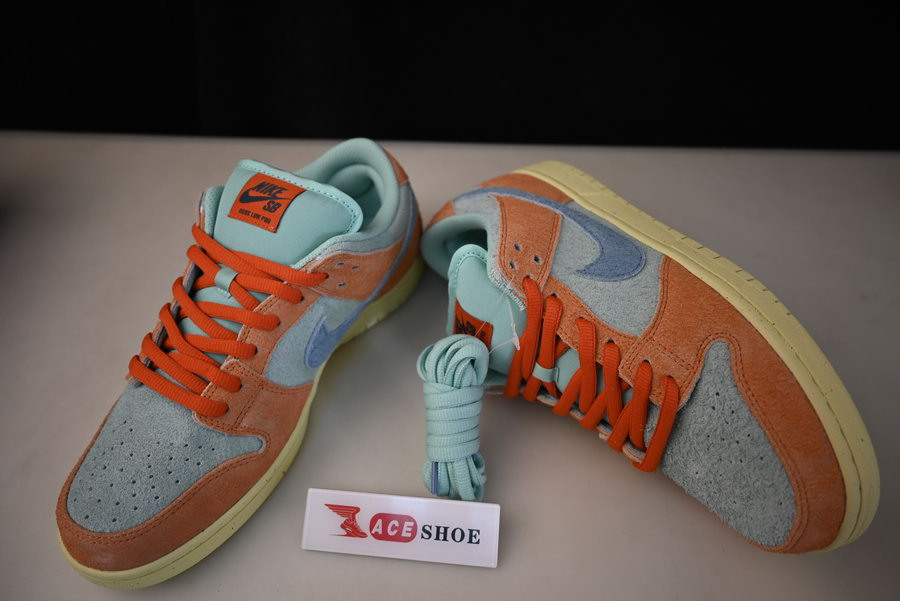 nike sb dunk low orange noise aqua dv5429-800