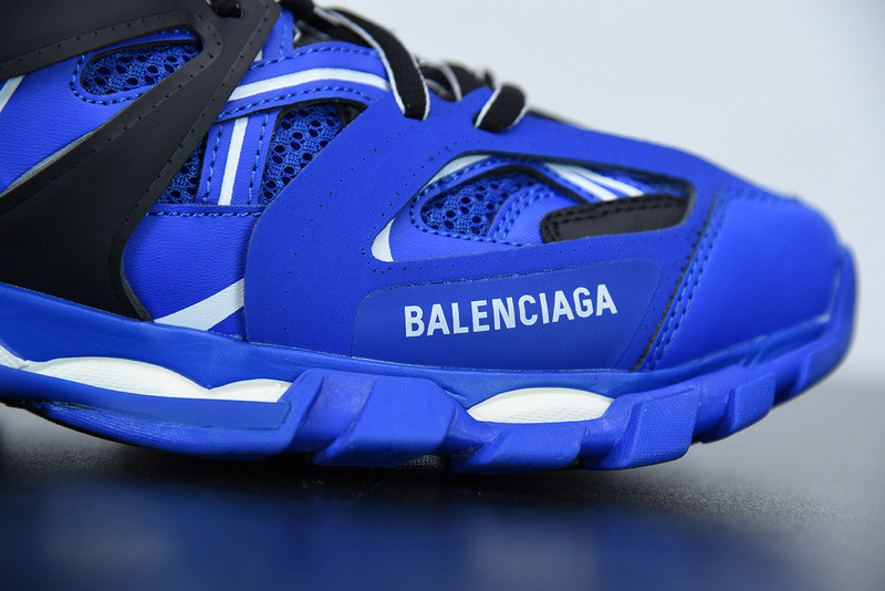 bc track sneaker