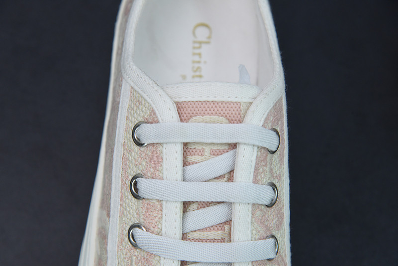 dio* x converse sneaker