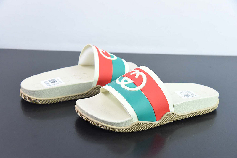 g*u*i sandals