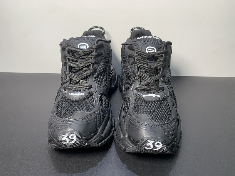 Ba*len*cia*ga runner sneaker